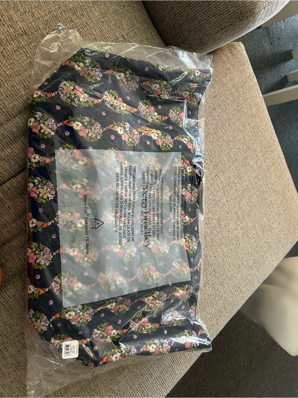 Nwt Vera Bradley travel tote bag original price $150 - Picture 4 of 7